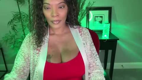 Snapshot of victoriagoldman chatting on March 6, 8:05 pm Victoria online show from March 6, 8:05 pm