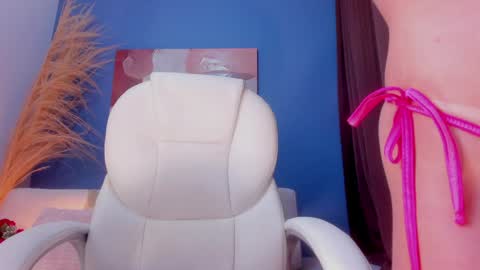 Snapshot of victorialeia chatting on February 6, 2:44 am Victoria online show from February 6, 2:44 am