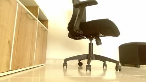 Victoria online show from February 14, 6:10 pm