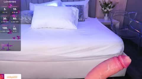 hi Im daniela  I will be online again in 15 hours after each transmission 3 online show from November 12, 11:40 pm