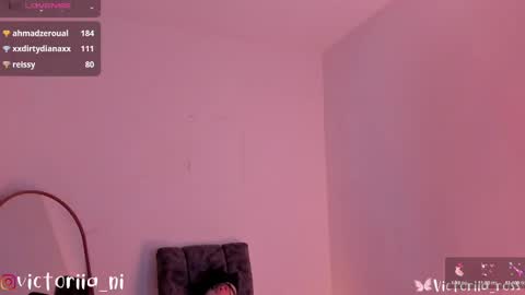   Annie  vic  online show from March 5, 10:43 pm