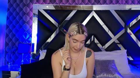 victtoria lee online show from March 13, 1:09 am