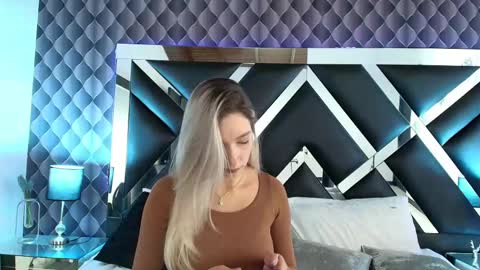 victtoria lee online show from February 22, 7:47 pm