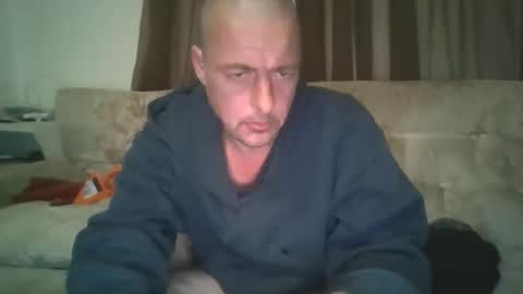 vids1977 online show from October 28, 12:33 am