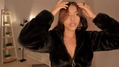 Snapshot of vienah chatting on February 4, 12:33 pm Karla online show from February 4, 12:33 pm