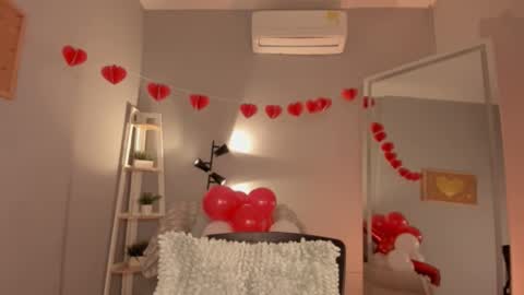 Snapshot of vienah chatting on February 17, 9:54 pm Karla online show from February 17, 9:54 pm