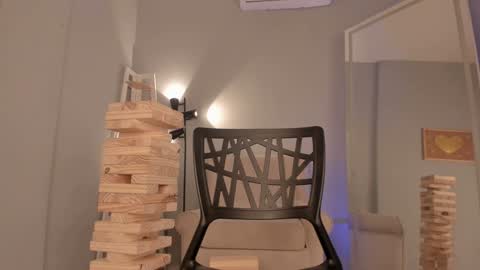 Snapshot of vienah chatting on December 10, 1:43 am Karla online show from December 10, 1:43 am
