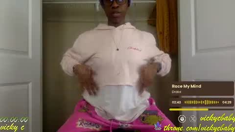 Snapshot of viiickyyy chatting on January 30, 3:40 pm Vicky C Vicky V - Vicky C Baby Baby Vee - Schoolgurl V - V the Qween of Edging - Miss Vicky if U Nasty online show from January 30, 3:40 pm