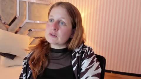 Violeta online show from December 14, 1:38 am