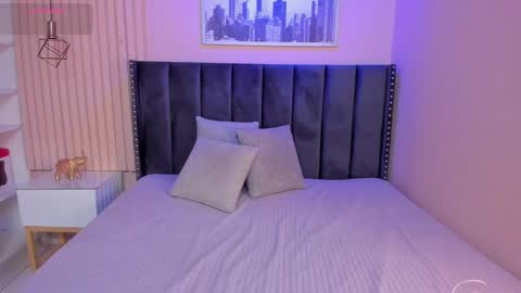 Viiolett online show from March 1, 9:04 pm