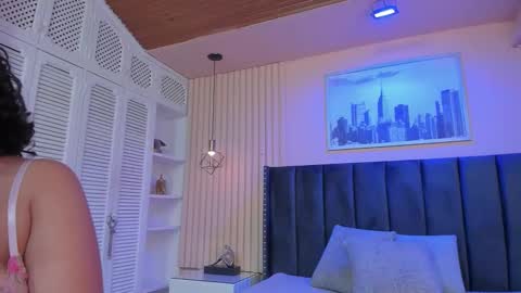 Viiolett online show from October 8, 9:32 pm