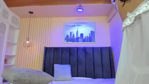 Viiolett online show from March 27, 8:10 pm