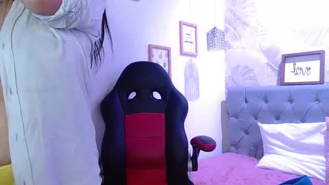 viioleta online show from February 26, 3:43 pm