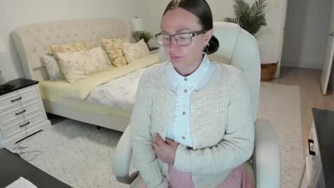 Ukrainian-woman online show from May 28, 12:03 pm