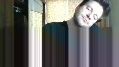 Snapshot of vikbika2 chatting on January 19, 2:28 pm Tom reunz online show from January 19, 2:28 pm