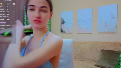 vikiberry online show from June 2, 10:06 am