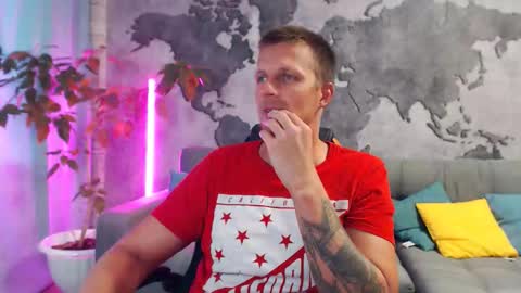 Snapshot of vikingchrisss chatting on October 5, 10:23 am vikingchrisss online show from October 5, 10:23 am