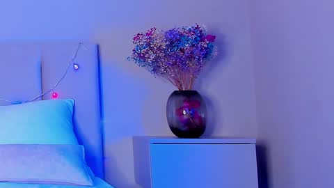 VIKKI online show from January 14, 6:49 pm