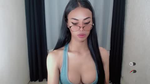 Snapshot of vikkylustfull chatting on February 10, 3:03 am vikkylustfull online show from February 10, 3:03 am
