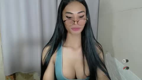 Snapshot of vikkylustfull chatting on February 27, 4:43 pm vikkylustfull online show from February 27, 4:43 pm