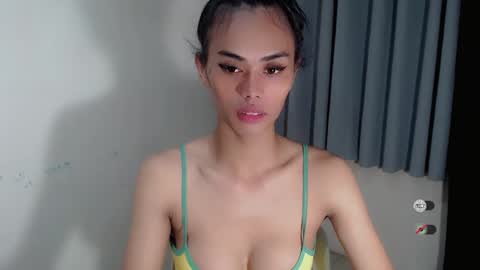 Snapshot of vikkylustfull chatting on February 19, 11:46 pm vikkylustfull online show from February 19, 11:46 pm