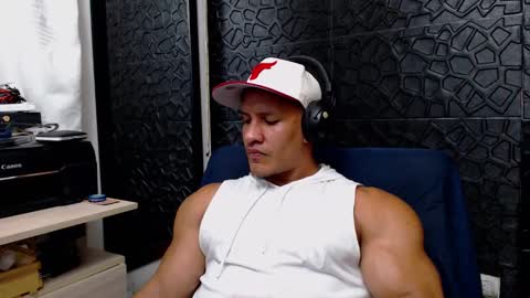 Viktor Herrera online show from February 28, 12:43 am