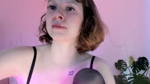 Snapshot of viktoria_sullivans chatting on February 9, 9:37 am Vikky online show from February 9, 9:37 am