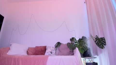 Snapshot of viktoria_sullivans chatting on February 2, 9:18 am Vikky online show from February 2, 9:18 am