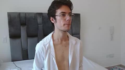 viktornoir online show from October 15, 2:40 pm