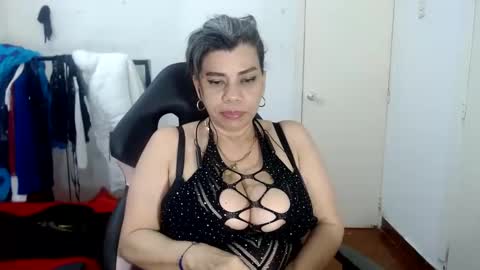 Snapshot of vikyadams chatting on February 25, 6:47 am VIKY ADAMS online show from February 25, 6:47 am