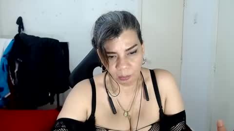 Snapshot of vikyadams chatting on March 5, 2:14 am VIKY ADAMS online show from March 5, 2:14 am