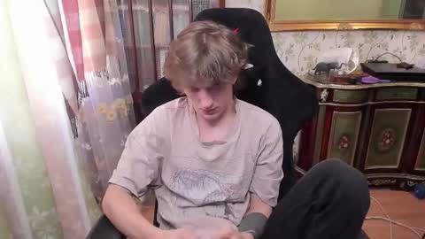 Dimoooooon online show from February 18, 8:47 am