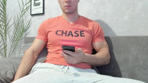 Vincent.  uncut 18cm online show from February 11, 2:24 pm