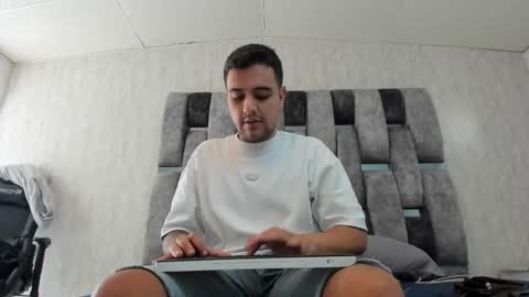 vinicius_santos77 online show from January 14, 12:56 pm