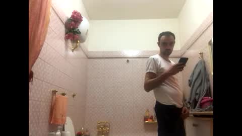 Snapshot of vinmin90 chatting on February 4, 9:52 pm Zenith online show from February 4, 9:52 pm