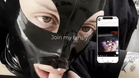 Diva Silvia online show from December 3, 4:40 pm