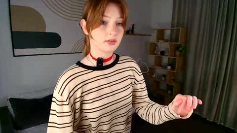 Viola but friends call me Sisi online show from April 4, 4:36 pm