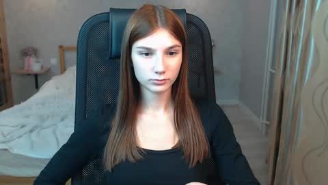 violaberry__ online show from October 6, 7:15 am