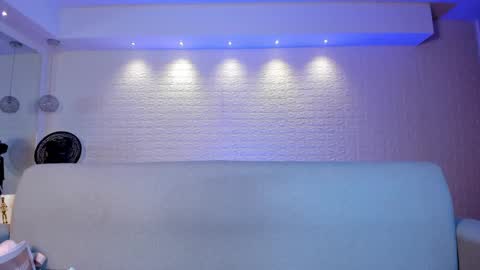 Violett  Everyday From 0530 to 1430 Col Time online show from February 11, 10:58 am