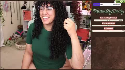 Snapshot of violentlycurly chatting on October 21, 10:24 pm Curly the Coin Operated Toy online show from October 21, 10:24 pm