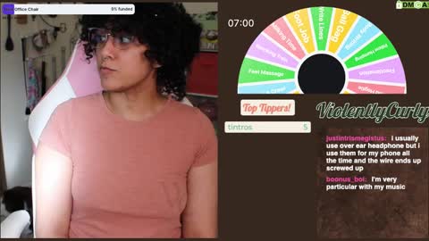 Snapshot of violentlycurly chatting on February 26, 11:41 pm Curly the Coin Operated Toy online show from February 26, 11:41 pm