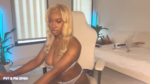 Fantasy Black Girl online show from January 27, 9:11 pm