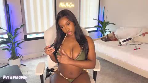Fantasy Black Girl online show from January 22, 9:32 pm