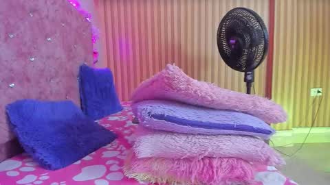Snapshot of violet__taylor_ chatting on September 20, 2:25 am violet__taylor_ online show from September 20, 2:25 am