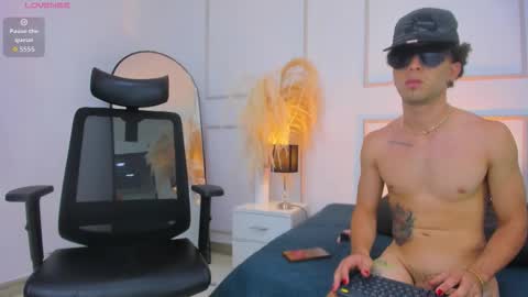 Violet and Paul online show from October 18, 4:05 am