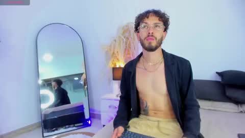 Violet and Paul online show from October 8, 5:24 am