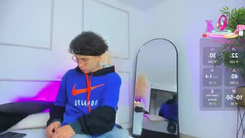 Violet and Paul online show from October 23, 3:08 am