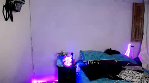 Snapshot of violet_hyuga chatting on February 7, 7:50 am violet_hyuga online show from February 7, 7:50 am