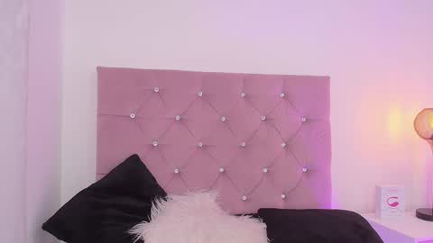 Snapshot of violet_queen2 chatting on January 27, 8:17 pm Mary online show from January 27, 8:17 pm