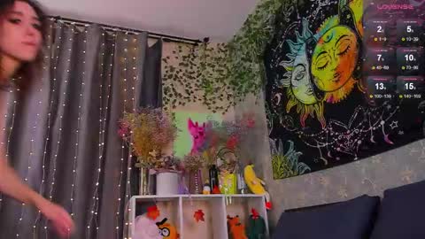 Snapshot of violet_walker7 chatting on September 14, 7:32 am Violet online show from September 14, 7:32 am